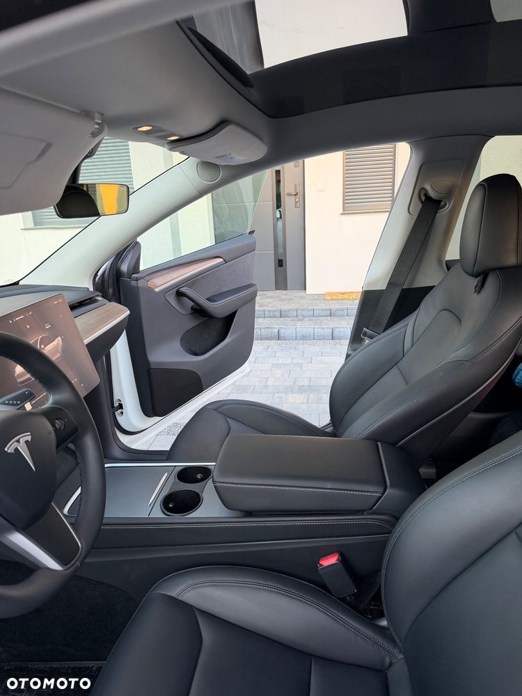 Tesla Model Y Performance AWD - 22