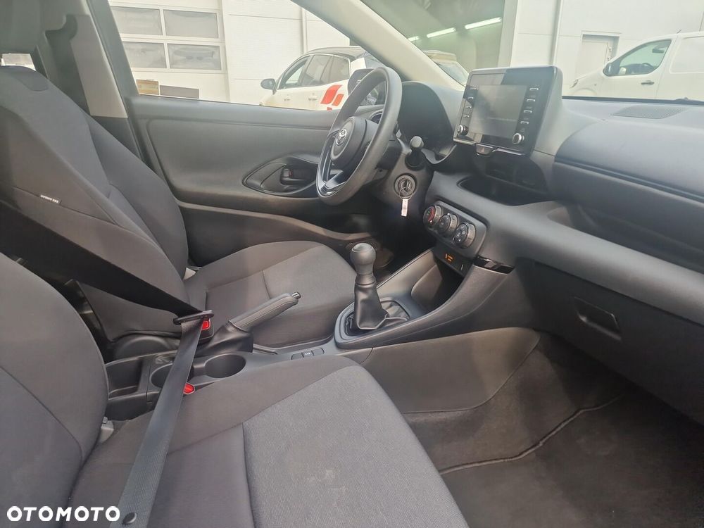Toyota Yaris - 10