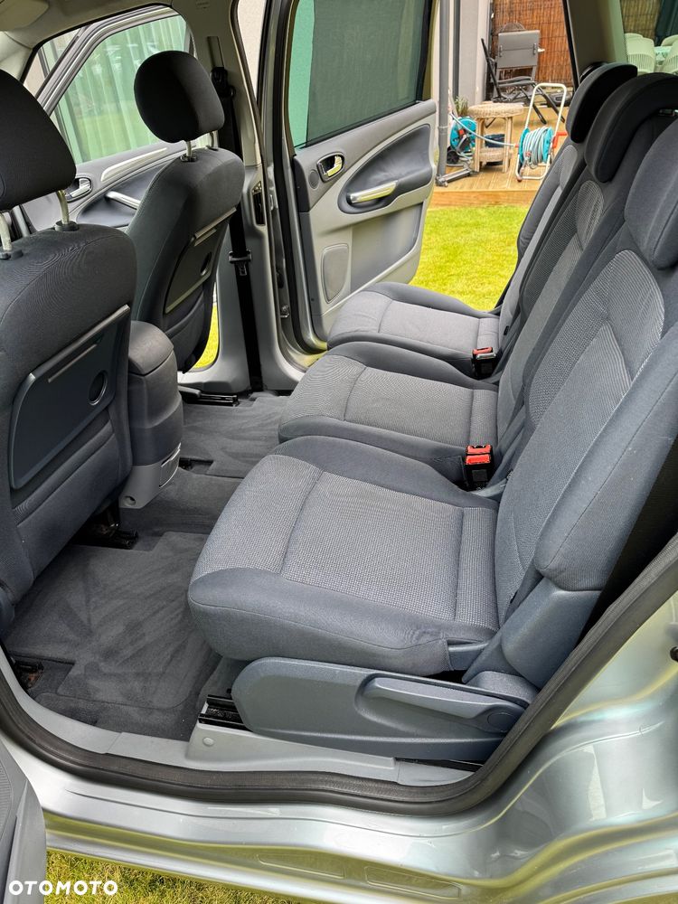 Ford S-Max - 14