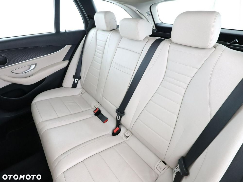 Mercedes-Benz Klasa E 220 d 4-Matic All-Terrain - 18