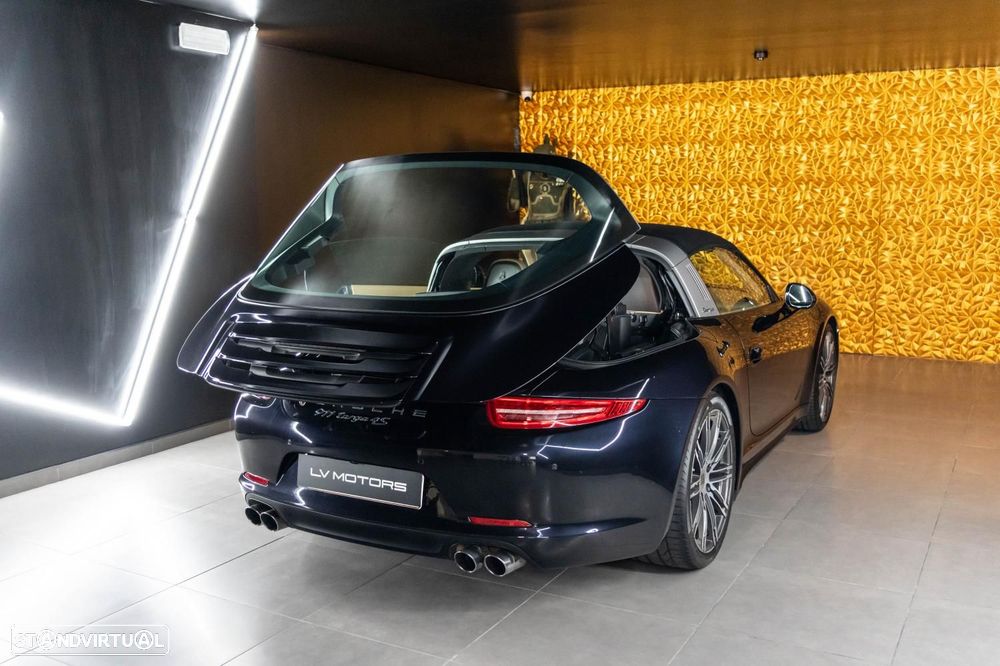 Porsche 911 Série F - 30
