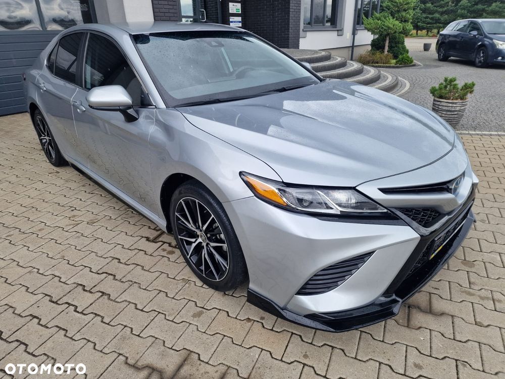 Toyota Camry - 2