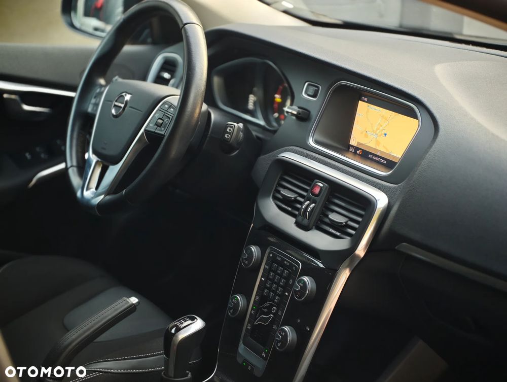 Volvo V40 D2 Momentum - 13
