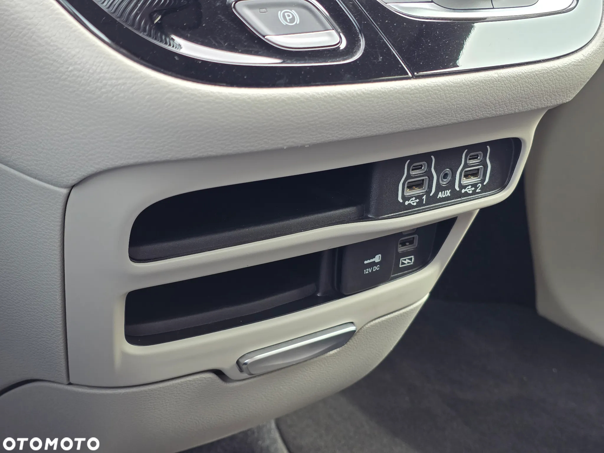 Chrysler Pacifica - 20