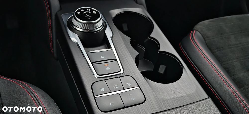 Ford Kuga 2.5 Duratec PHEV ST-LINE X - 28