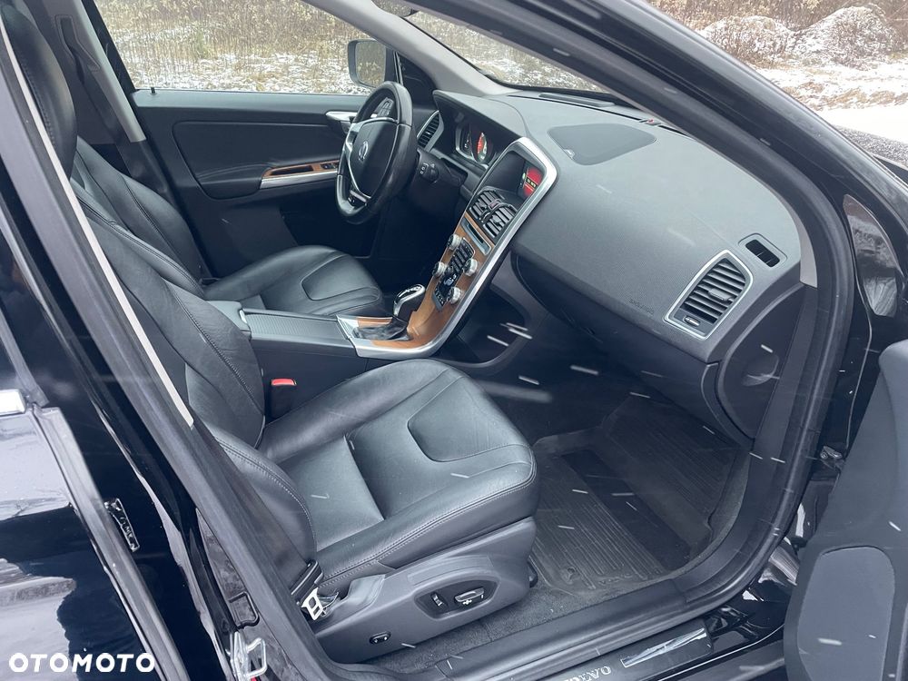 Volvo XC 60 T5 AWD Summum - 17