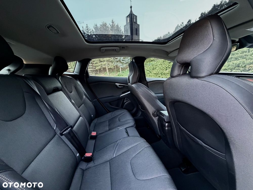 Volvo V40 Cross Country - 29