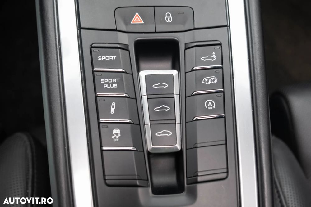 Porsche 911 Carrera 4S PDK - 30