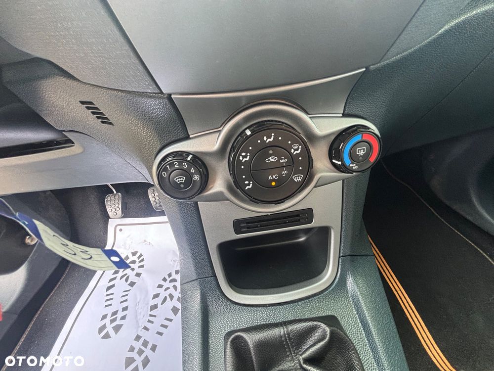 Ford Fiesta 1.25 Champions Edition - 17