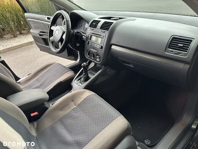 Volkswagen Golf - 17
