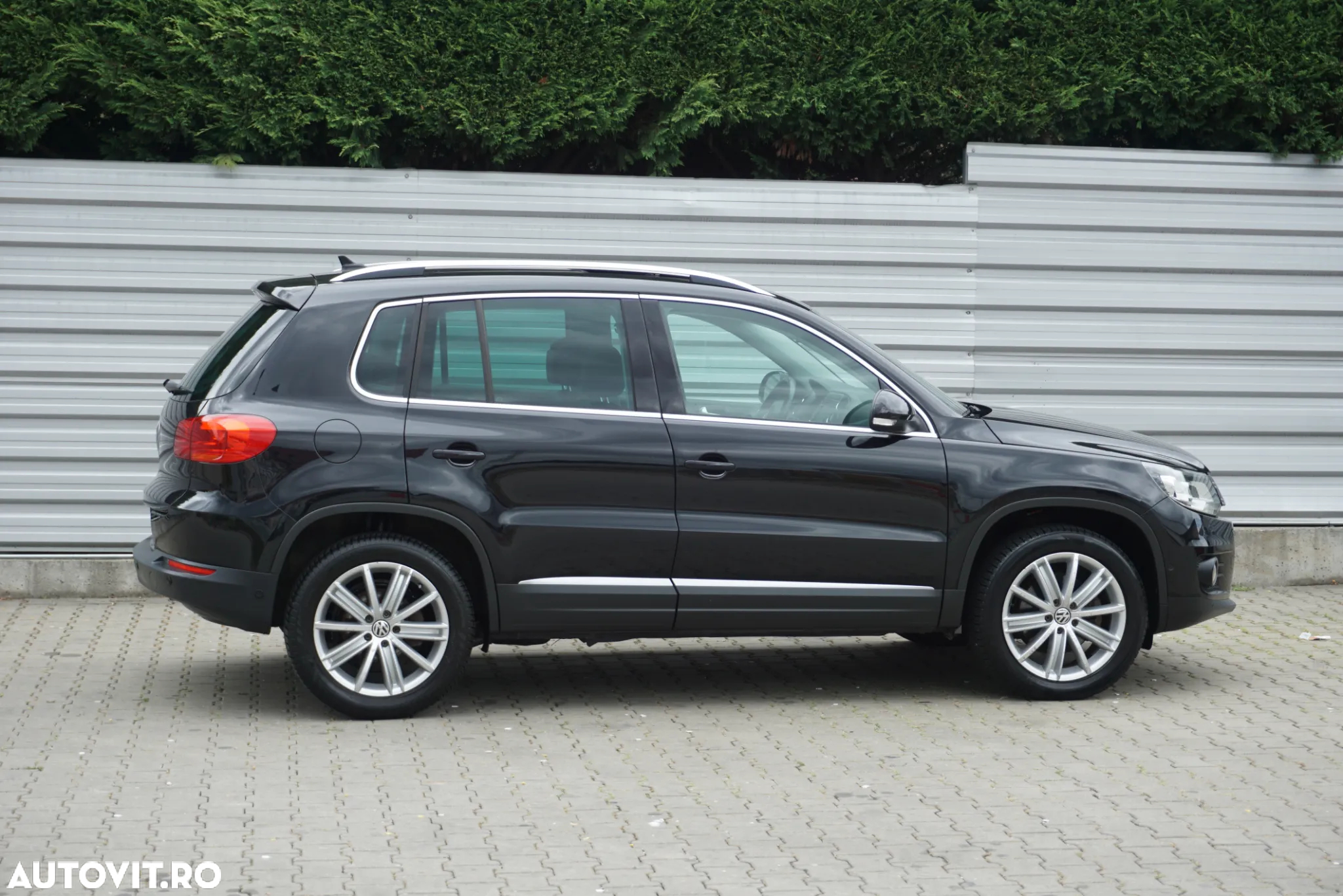 Volkswagen Tiguan 2.0 TDI 4Motion DSG Sport & Style - 4