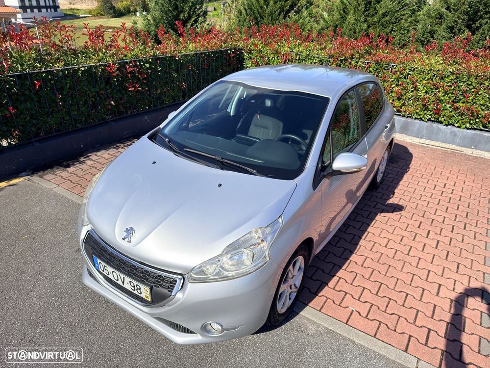 Peugeot 208 1.2 PureTech Allure - 26