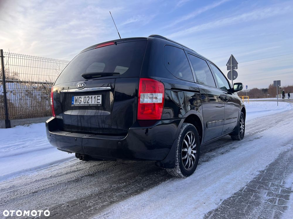 Kia Carnival - 2