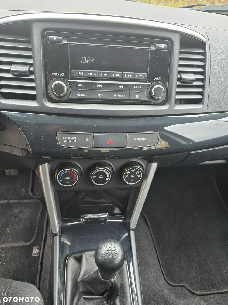 Mitsubishi Lancer - 8