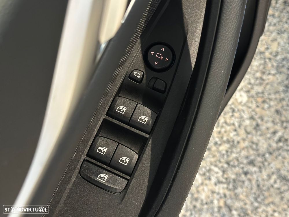BMW i4 eDrive40 Pack Desportivo M - 11