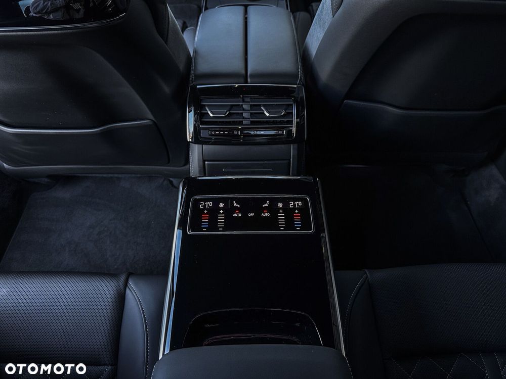 Audi A8 - 40