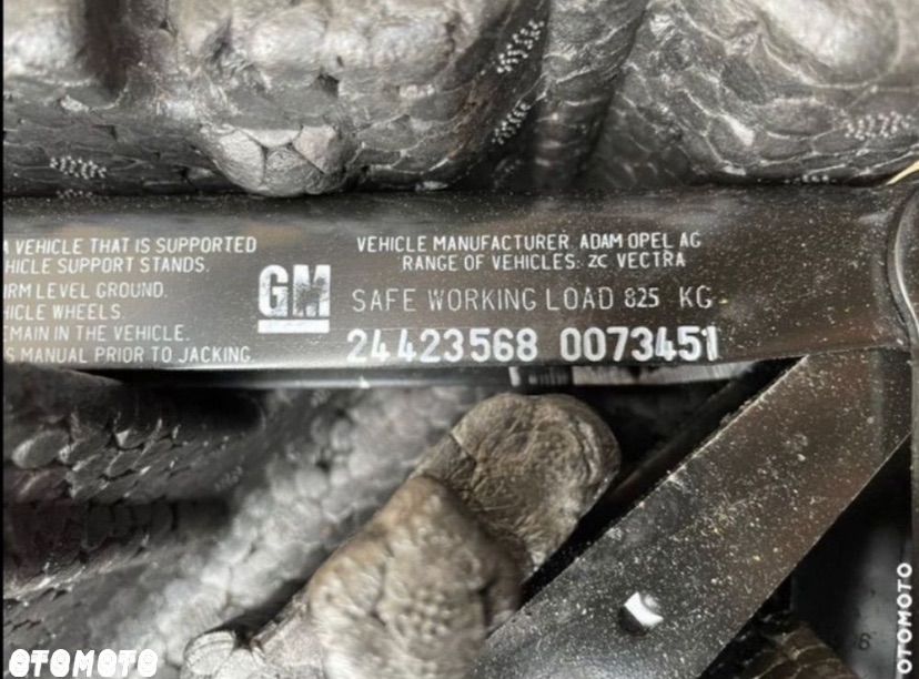 24423568 Lewarek wkład koła zapasowego Opel Vectra c signum - 2