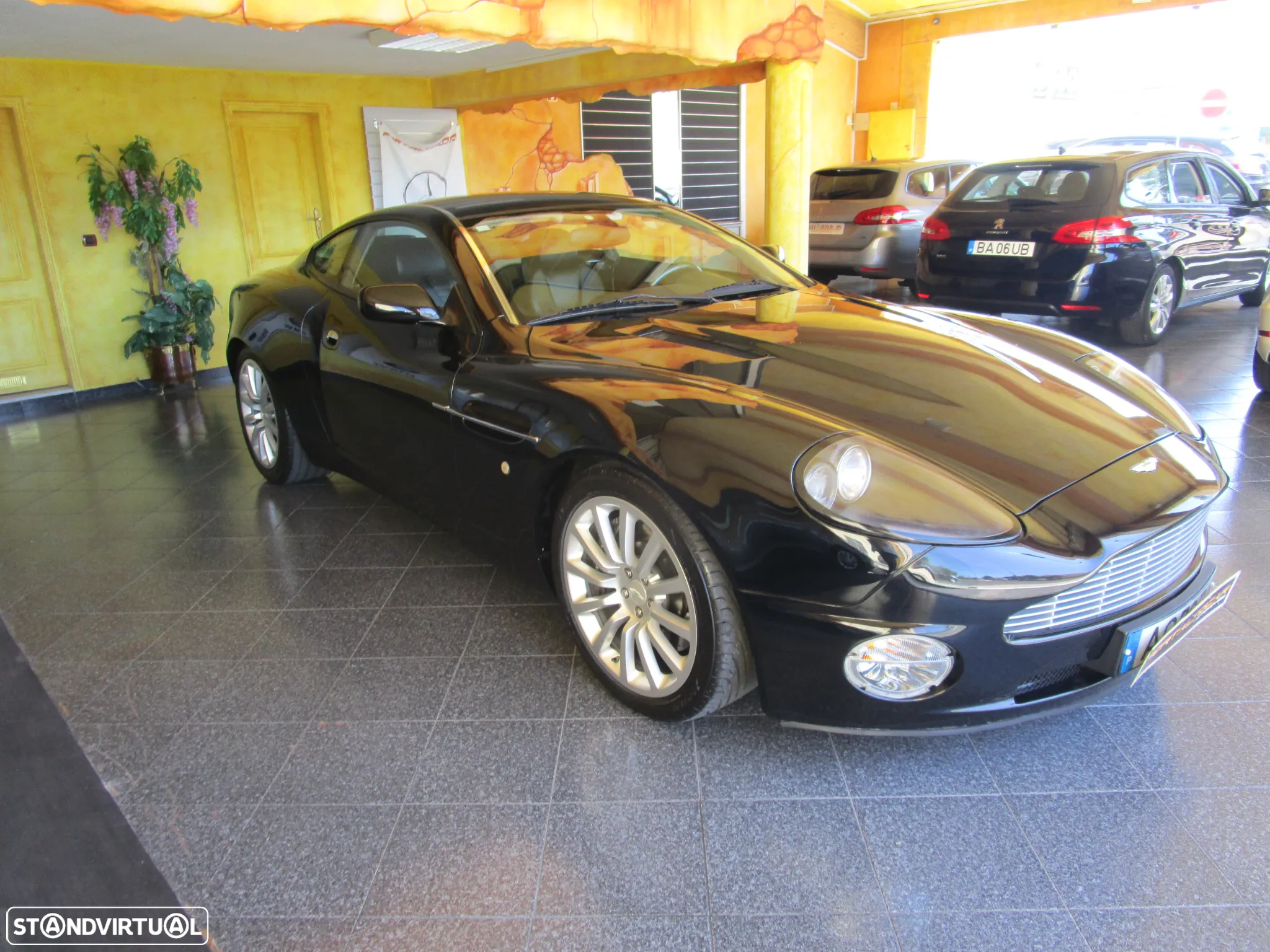 Aston Martin Vanquish - 2