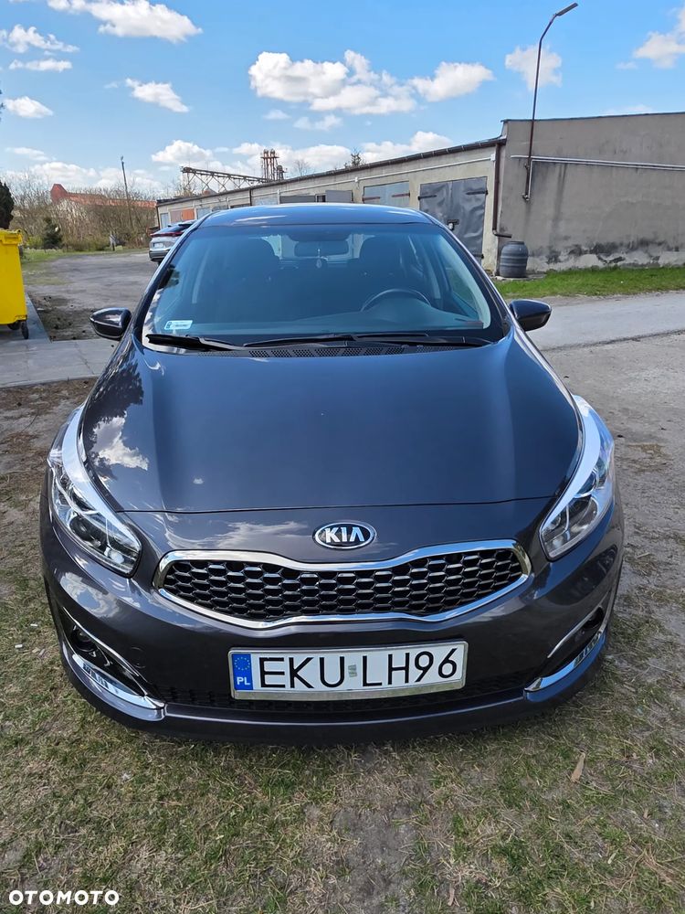 Kia Ceed - 8