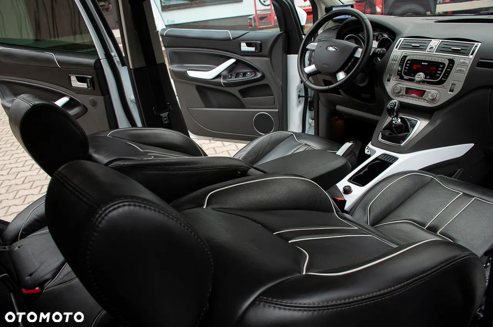 Ford Kuga - 19
