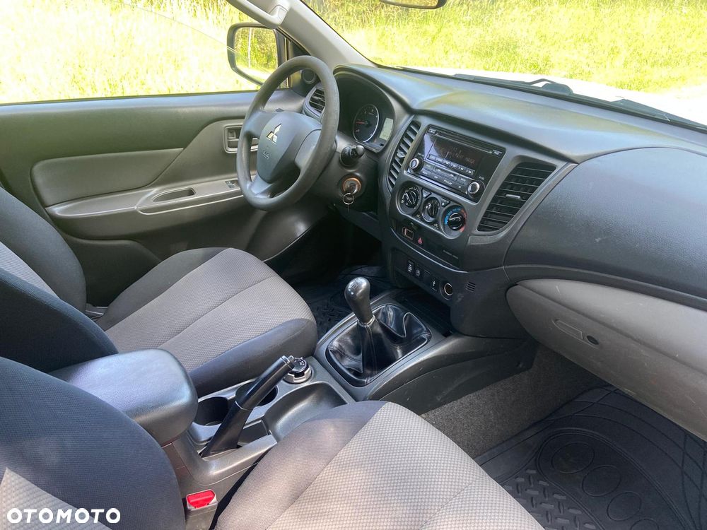 Mitsubishi L200 Pick Up 4x4 S&S Double Cab Basis - 13