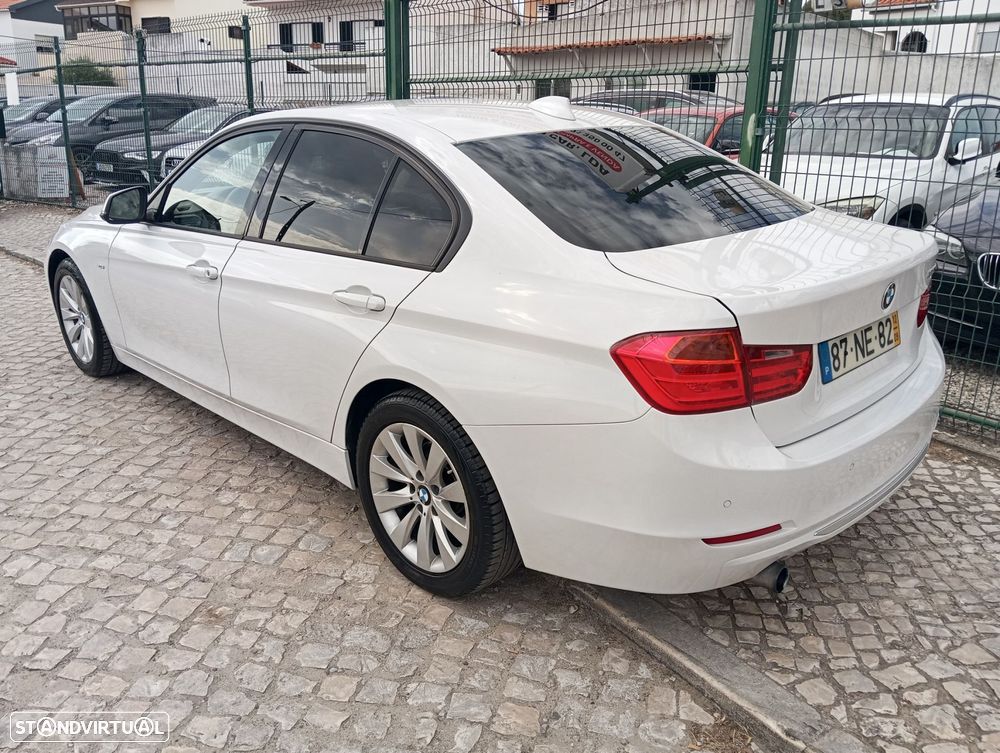 BMW 320 i Auto Line Modern - 3