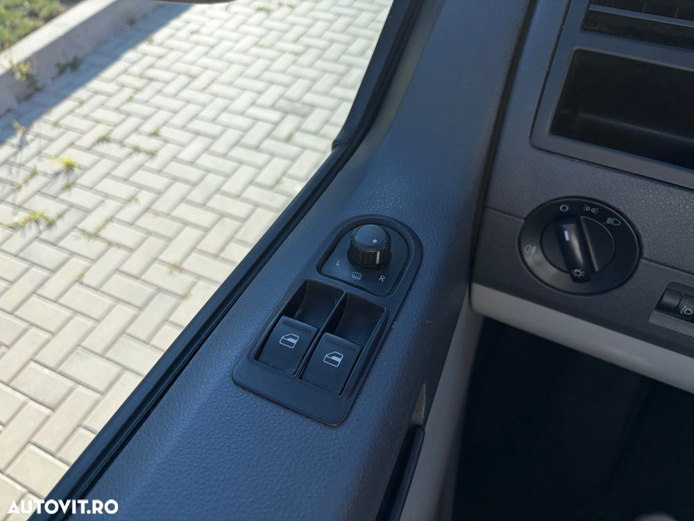 Volkswagen Transporter - 9