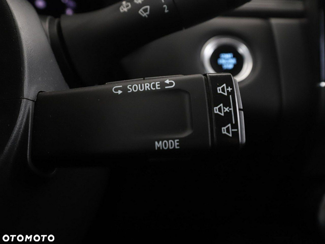 Renault Captur E-TECH PLUG-in 160 INTENS - 35