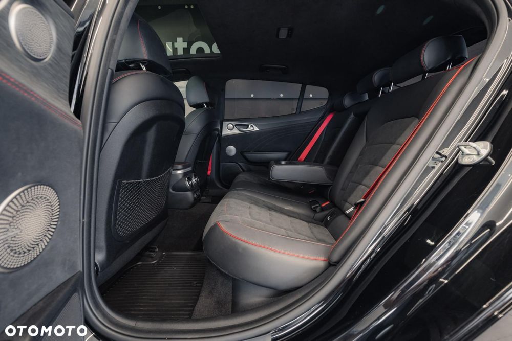 Kia Stinger 3.3 T-GDI V6 GT AWD - 15