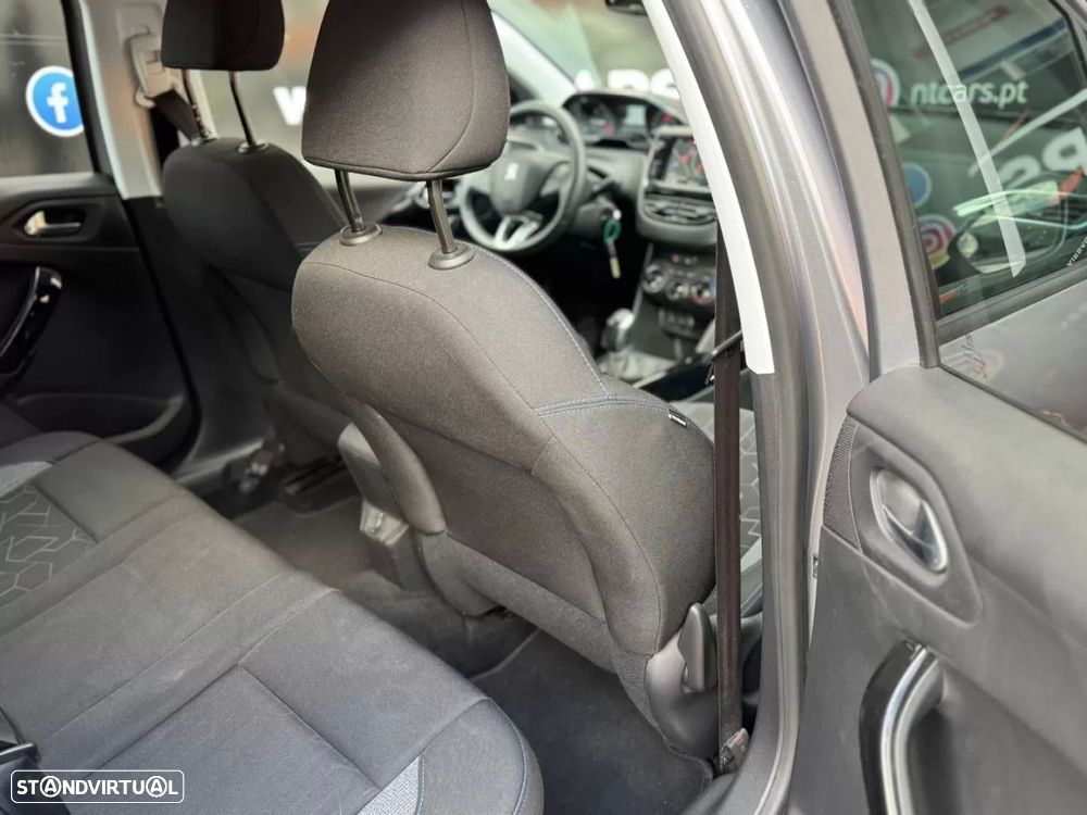 Peugeot 2008 1.2 PureTech Signature - 15