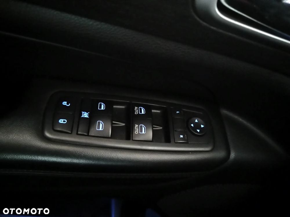Jeep Grand Cherokee - 14