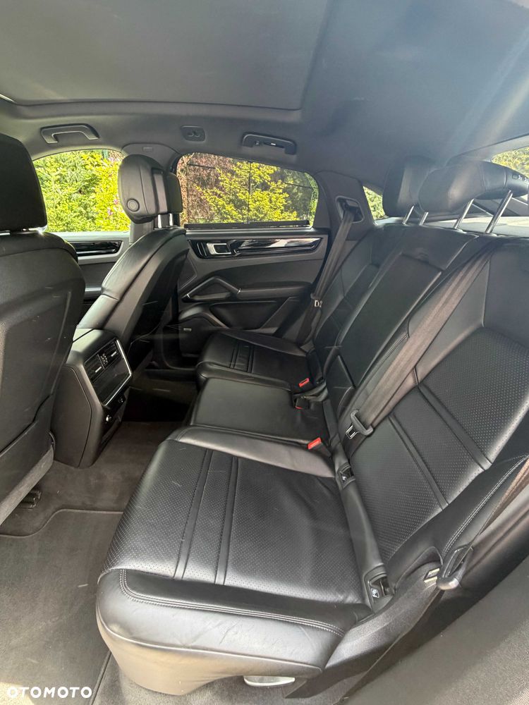 Porsche Cayenne - 5