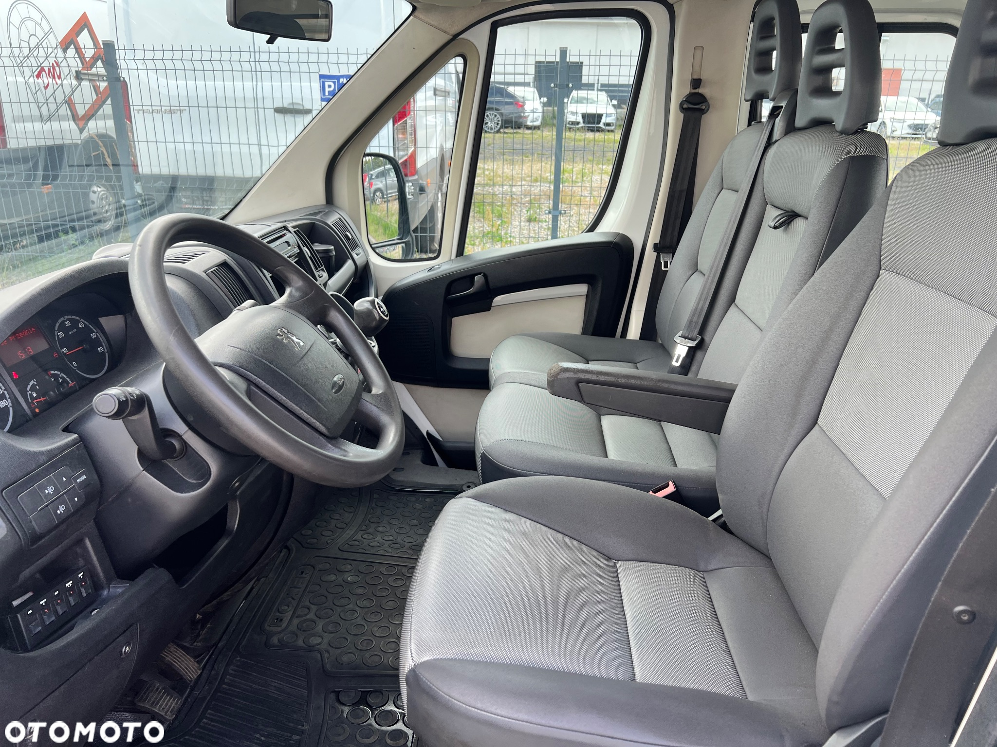 Peugeot Boxer Doka 7 Osób 3.0 HDI 177KM - 15