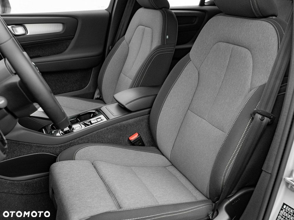 Volvo XC 40 B3 Plus Dark - 15