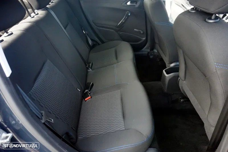 Peugeot 208 1.2 PureTech Style - 8