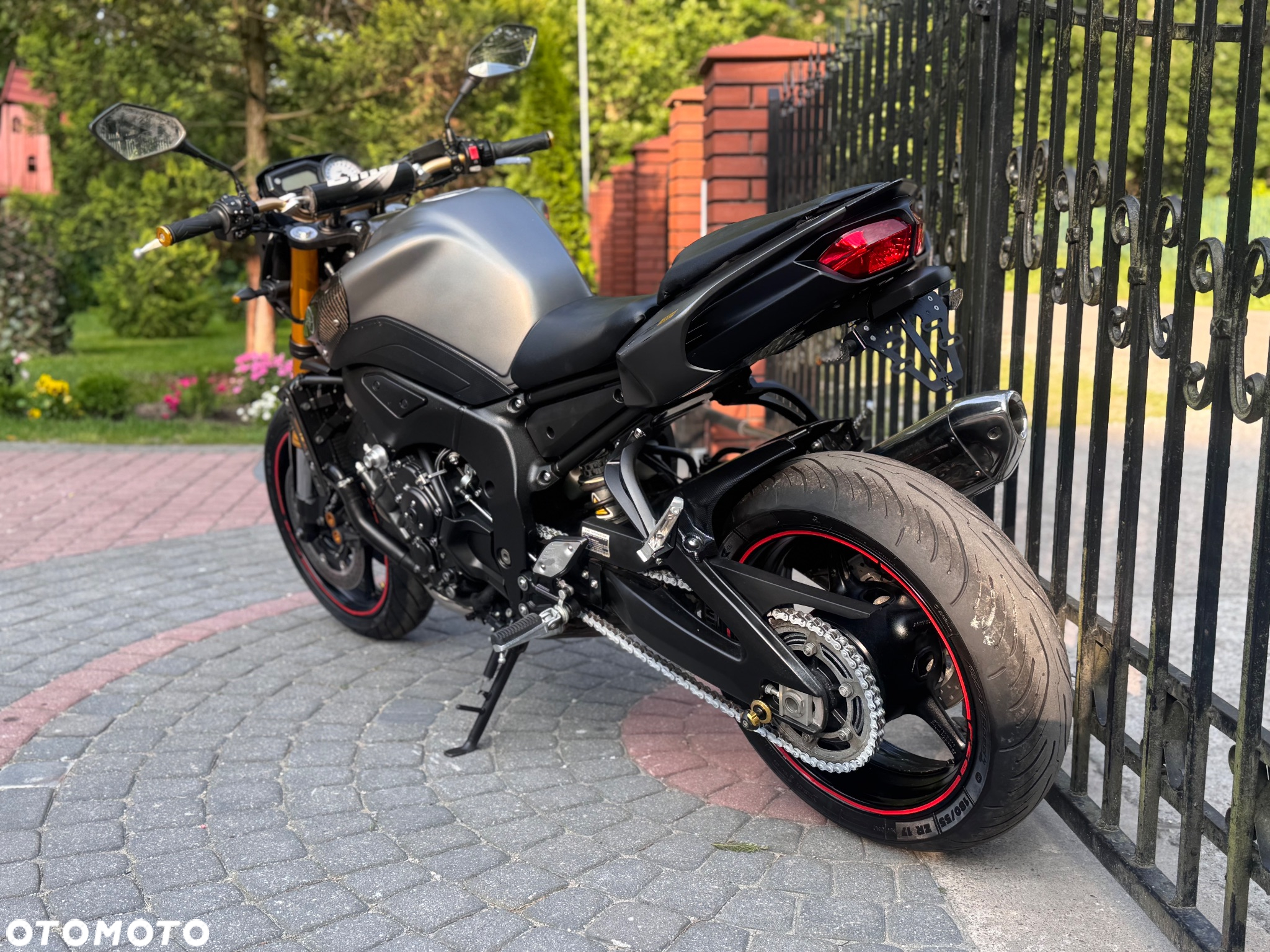 Yamaha FZ8 - 8