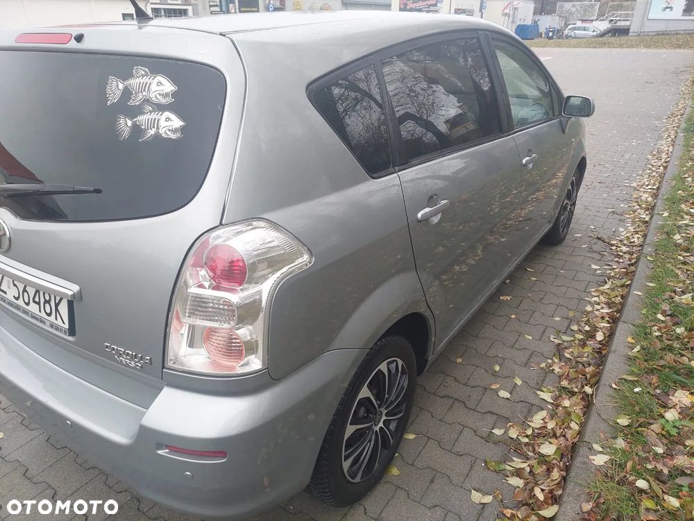 Toyota Corolla Verso - 14