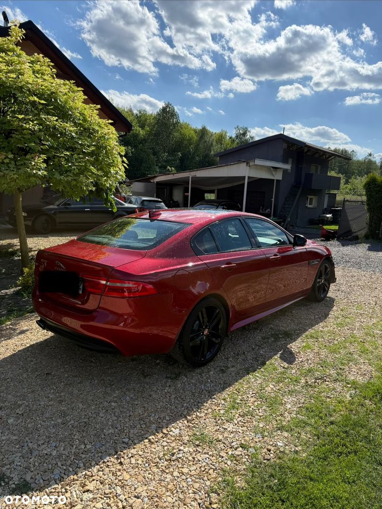 Jaguar XE 2.0 D R-Sport - 7