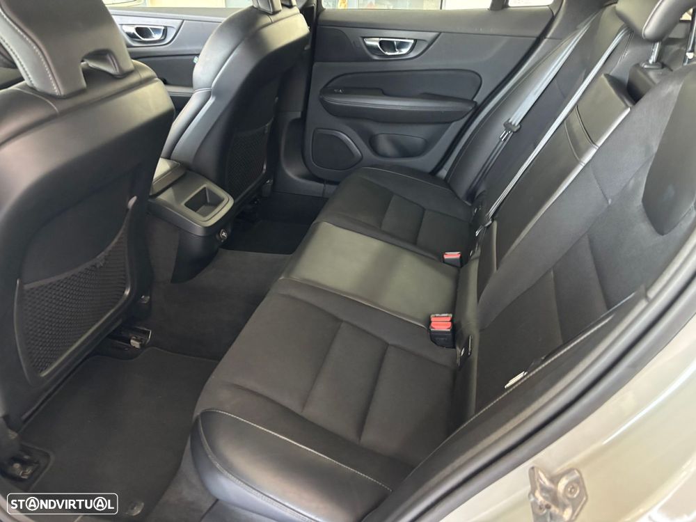 Volvo V60 2.0 D3 Momentum - 10
