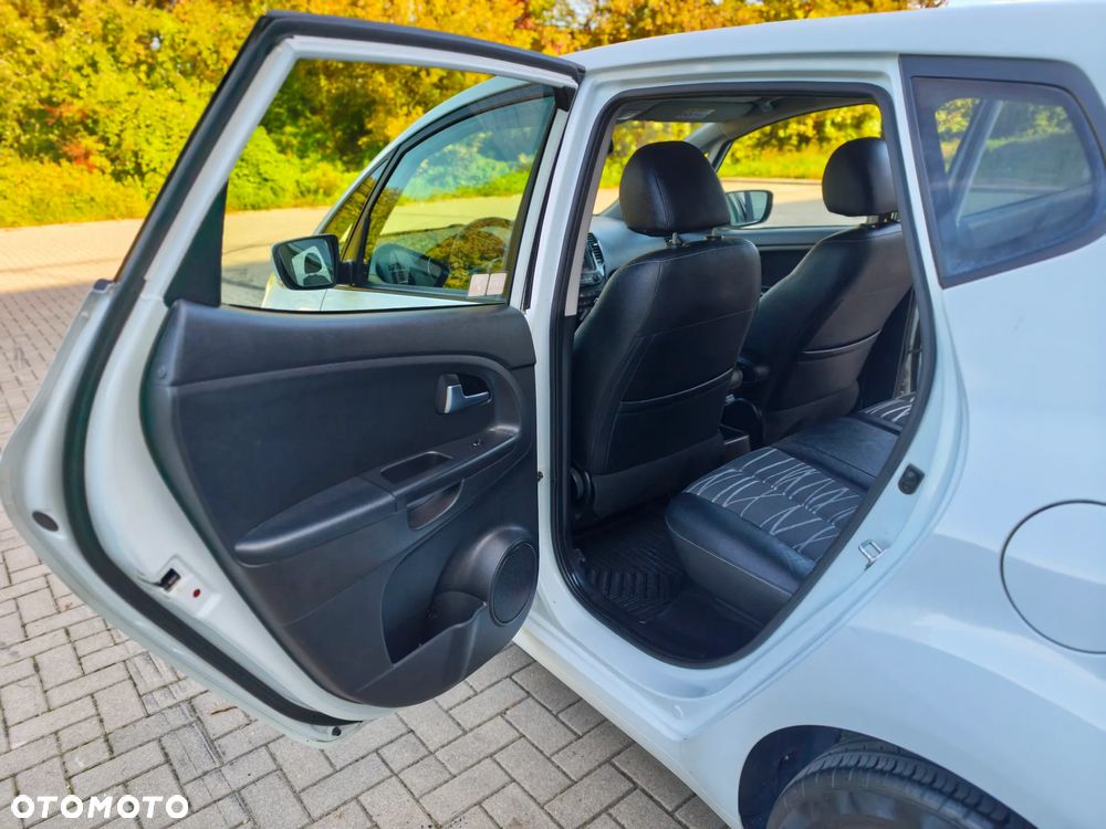 Kia Venga 1.6 Business Line - 10
