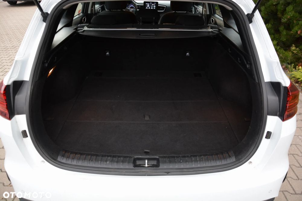 Kia Ceed - 24