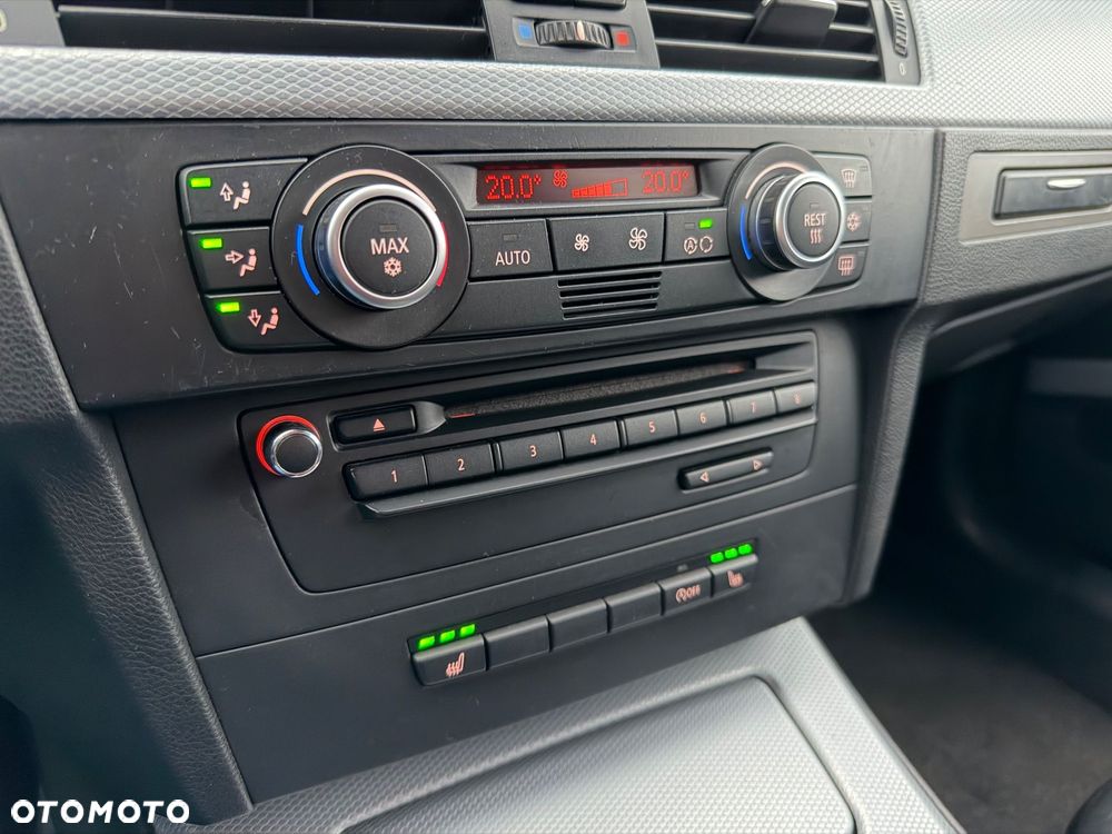 BMW Seria 3 320d - 23