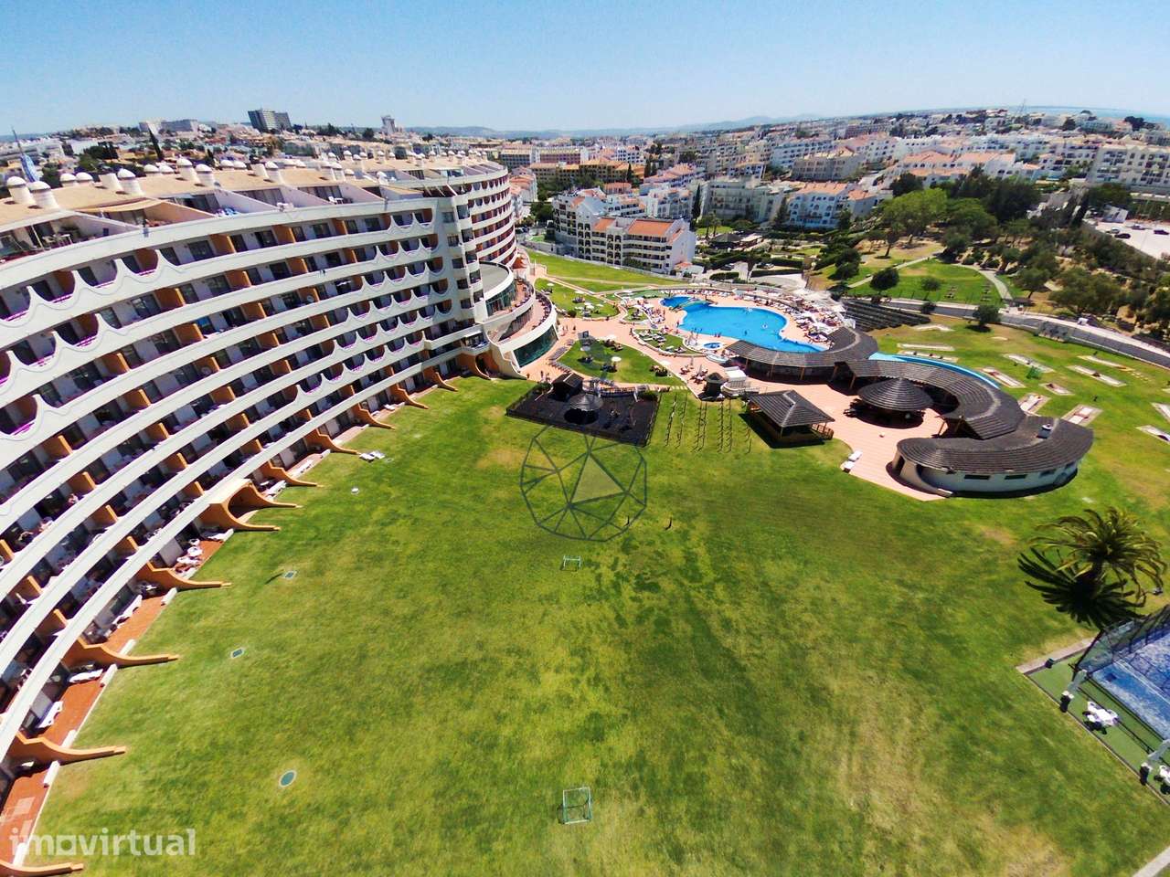 Apartamento com Dois Quartos em Unidade Hoteleira - Albufeira - Grande imagem: 2/32