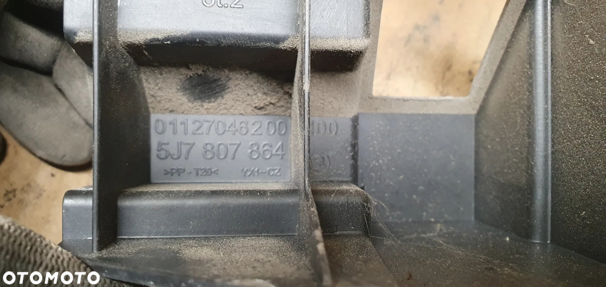 Ślizg zderzaka prawy tył tylny prawy Skoda Roomster 5J7807864 - 4