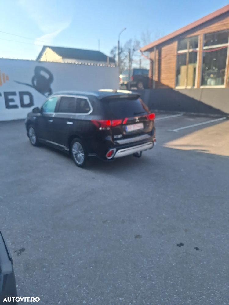 Mitsubishi Outlander 2.4 4WD Diamant+ - 9