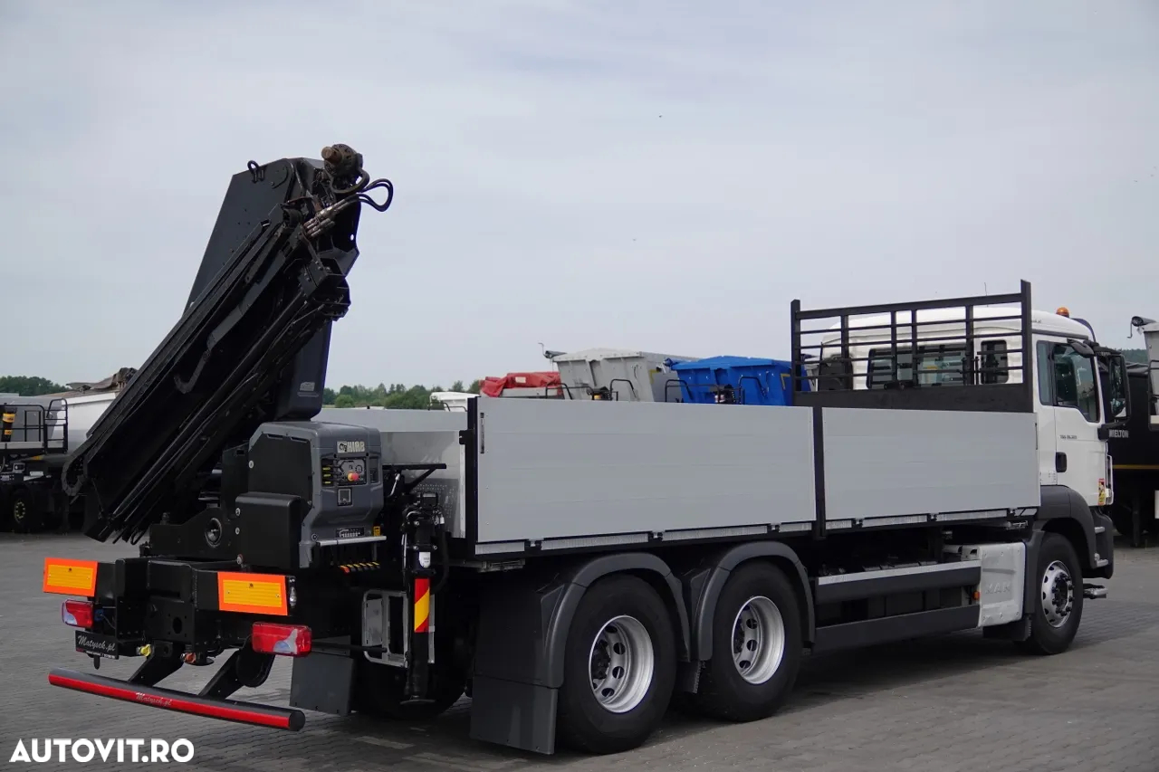 MAN TGS 26.320 / 6X4 / CAROSERIE 6.5 M + HDS HIAB 188 BS-3 / CAPACITATE MAXIMĂ DE RIDICARE: 4 900 KG / RADIOCOMANDĂ / ROTATOARE / EURO 6 - 8
