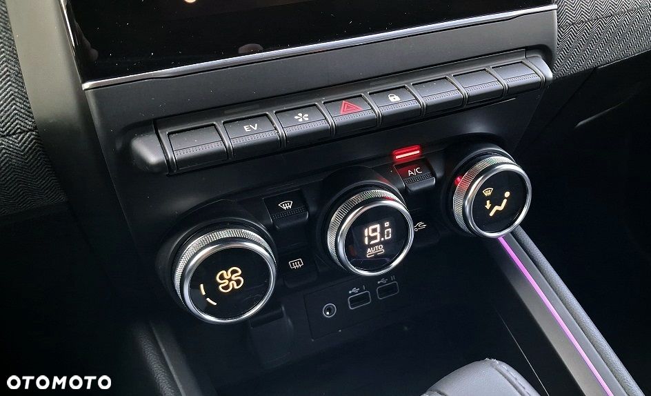 Renault Clio TCe 90 X-tronic INTENS - 26