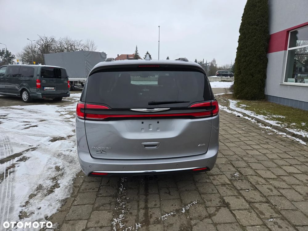 Chrysler Pacifica - 6