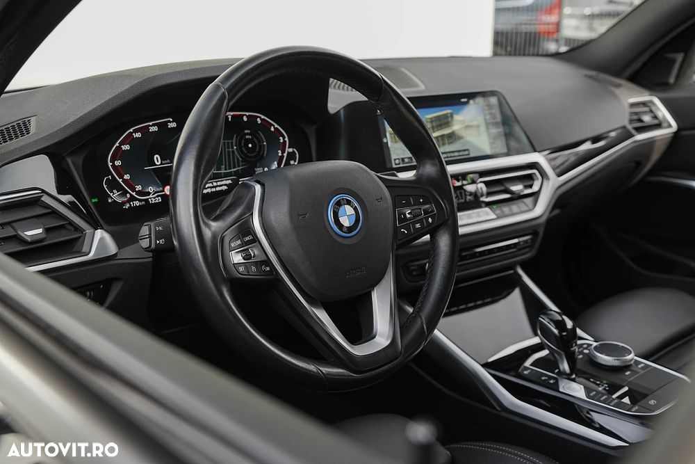 BMW Seria 3 320e Aut. Sport Line - 12