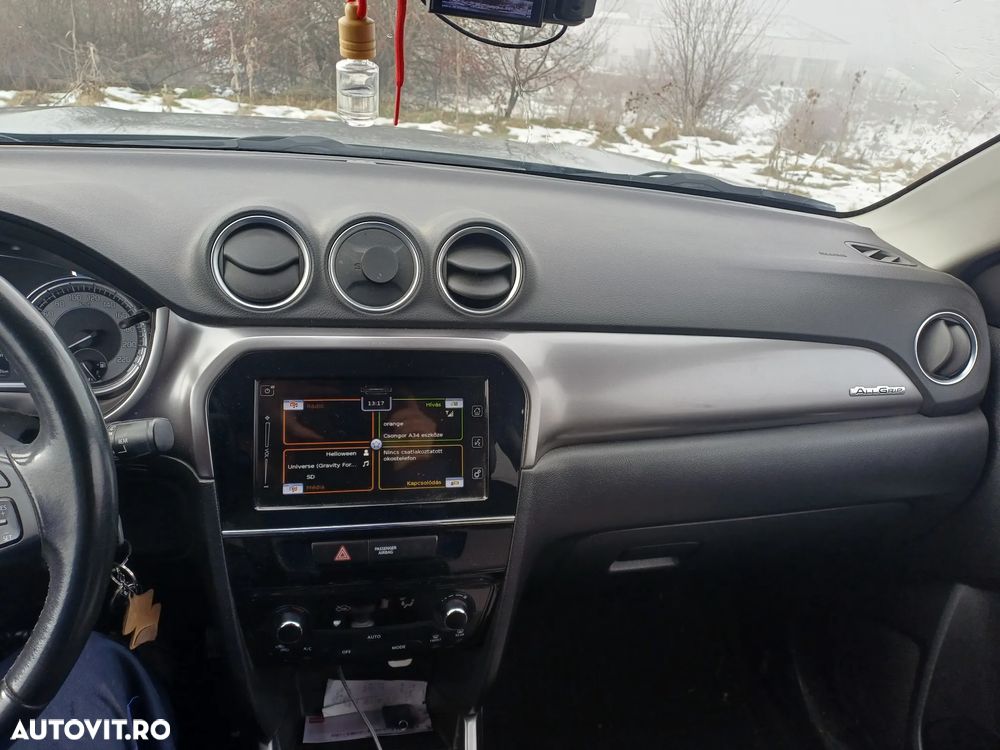 Suzuki Vitara 1.4 Boosterjet AllGrip MHEV Passion - 4